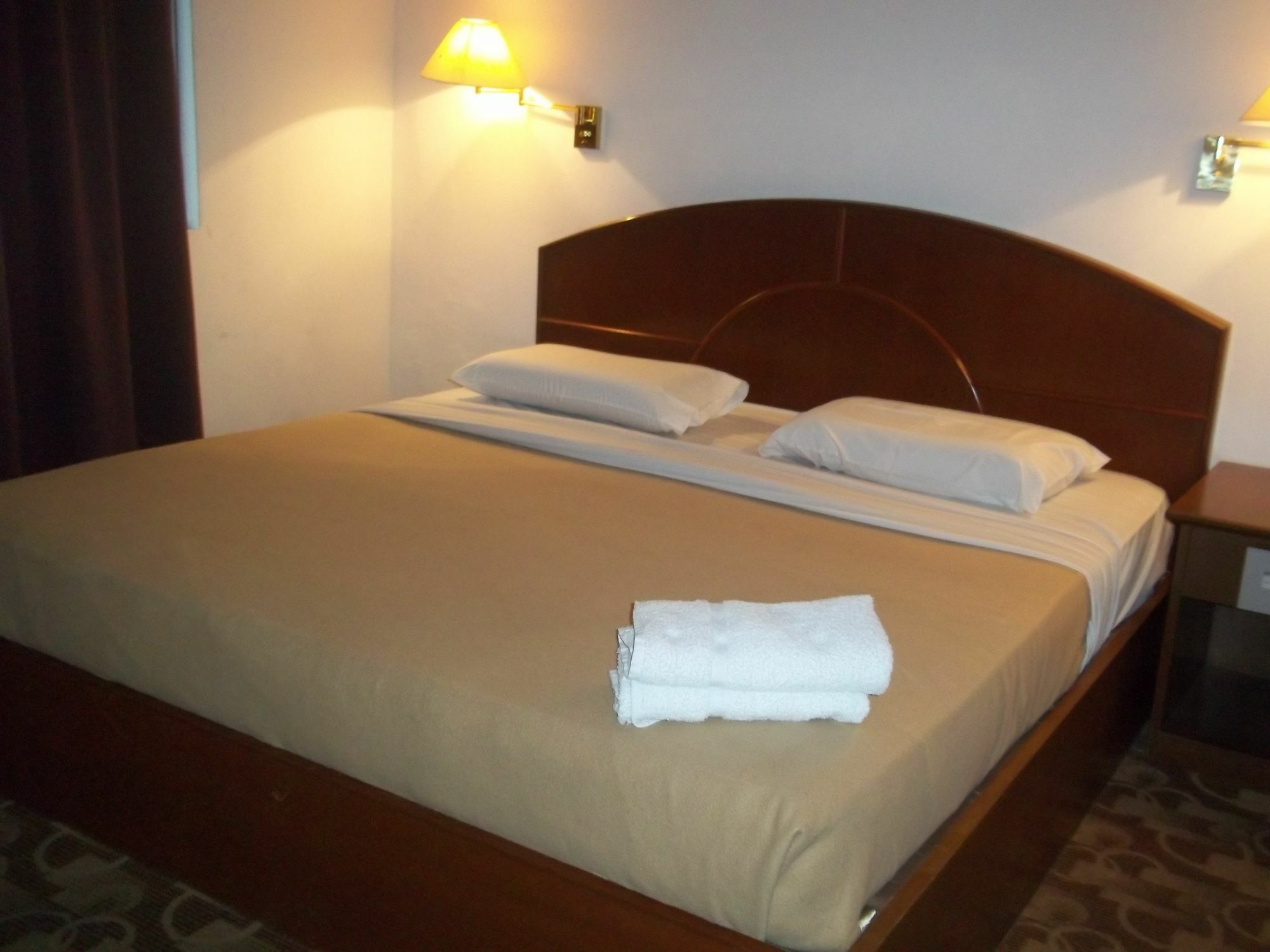 D Valley Hotel Kuala Lipis Exterior photo